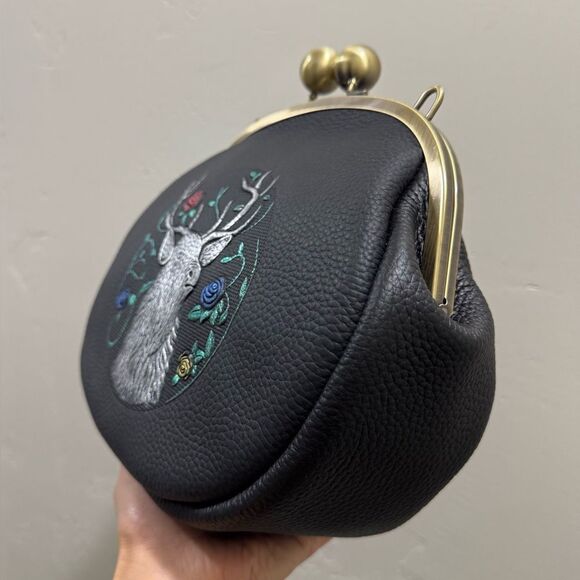 Hand-Tooled & Deer Texture Cowhide Handmade Kisslock Round Bag, Multi Use Style - Picture 13 of 16